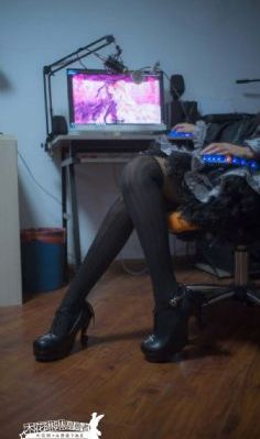 裙子底下有怪兽