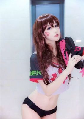 脱衣女郎
